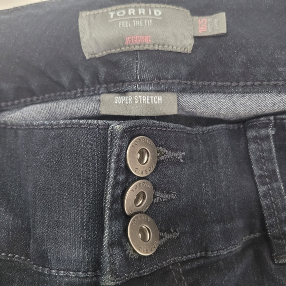 Torrid Denim Super Stretch Jeggings Size 16S Black EUC - Picture 5 of 6